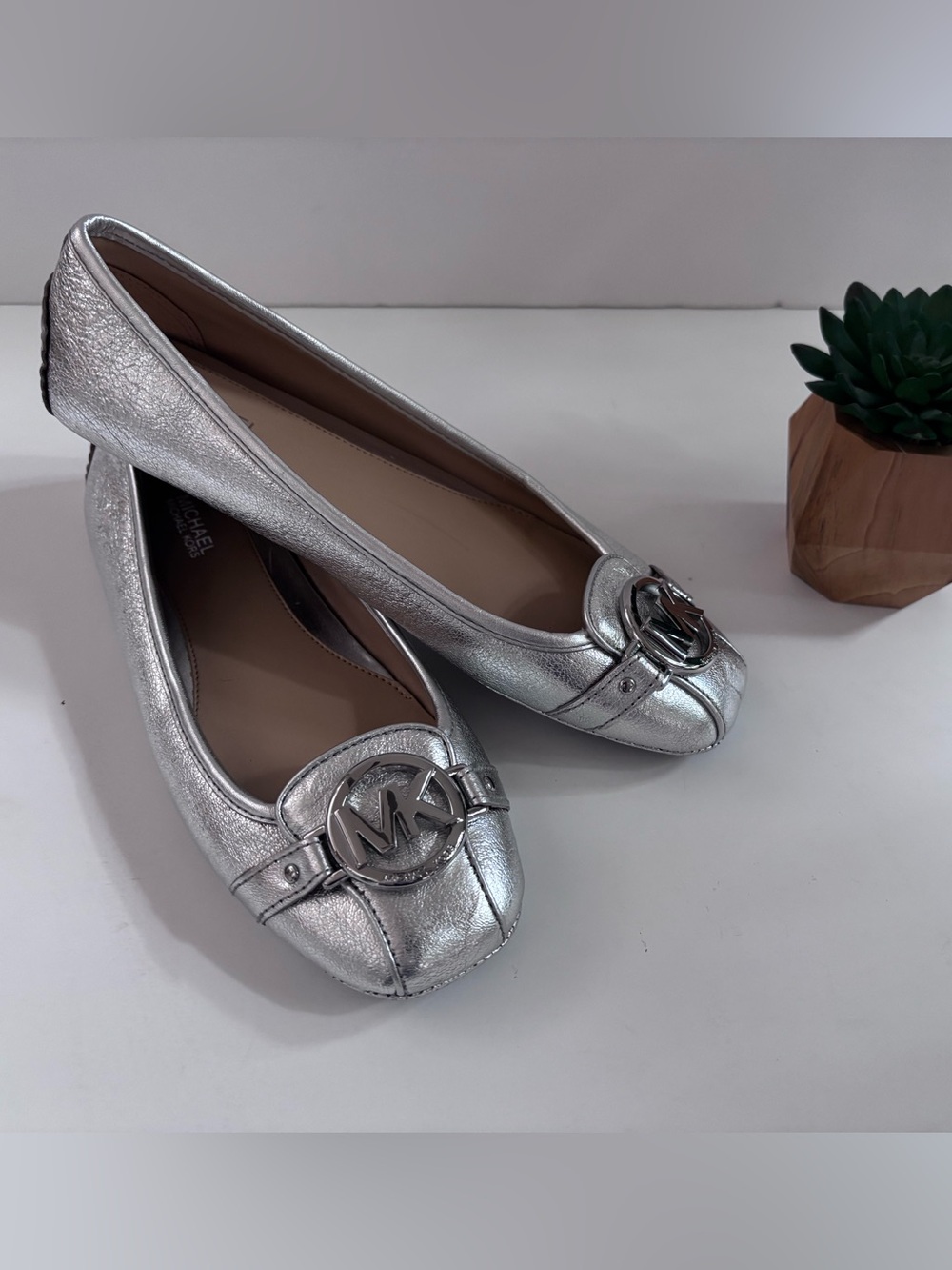Michael Kors SilverLeather Driving Mocs (size 7M)